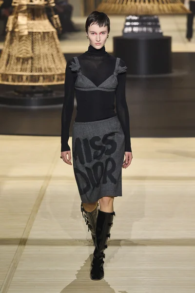 Look 37